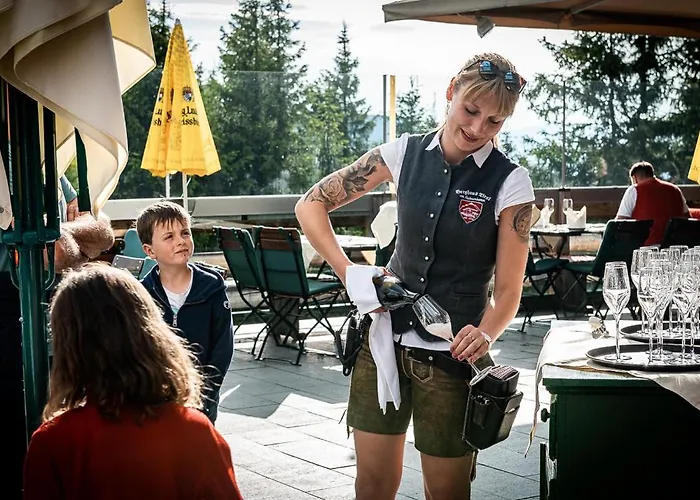 Berghaus Tirol Konukevi *