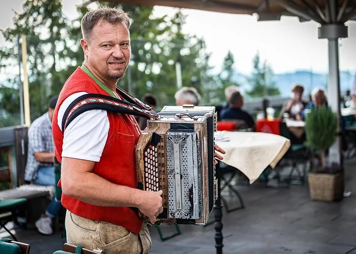 Berghaus Tirol Konukevi *